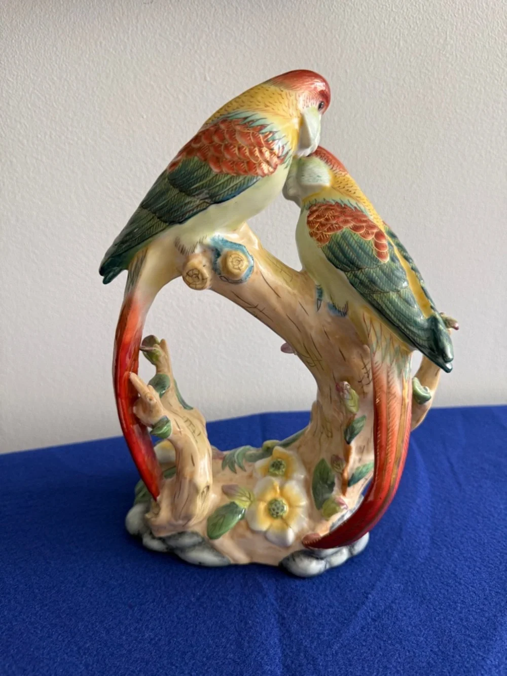 Andrea By Sadek Hand-Painted Parrot Duo Figurine in Red, Green, Yellow, Cream - Picture 6 of 9